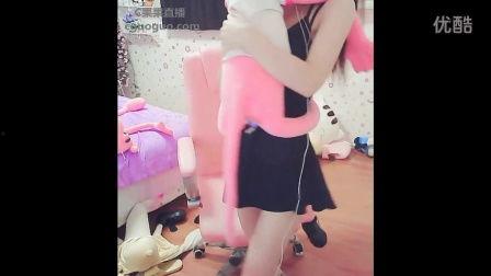 国产大胸美女吻视频,激情四溢的视觉盛宴  第3张